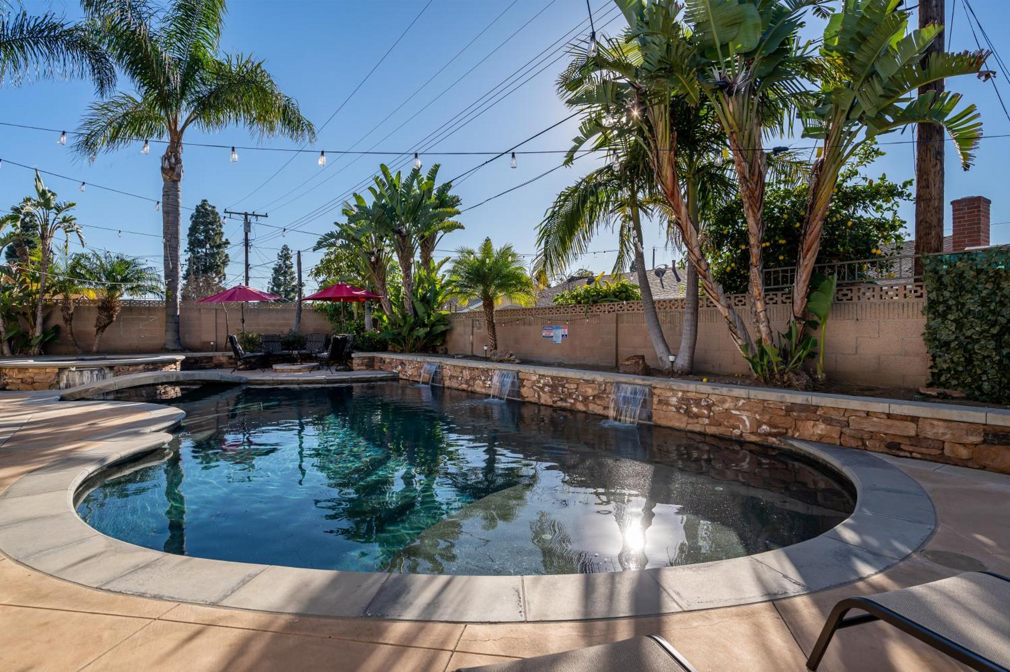 Amazing Modern Pool House Near Disneyland Анахайм Экстерьер фото
